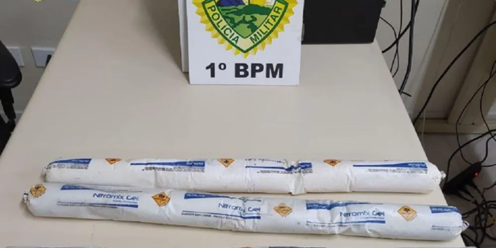 Além dos explosivos, polícia apreendeu várias ferramentas e 91 cartuchos de emulsão