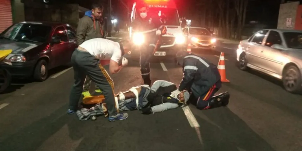Vítima sofreu fratura no fêmur e foi levado ao hospital pelo Samu