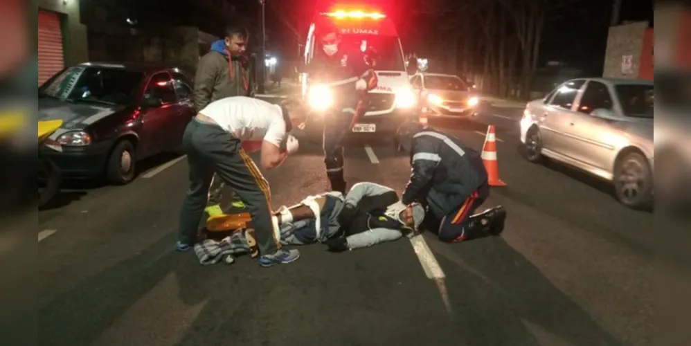 Vítima sofreu fratura no fêmur e foi levado ao hospital pelo Samu