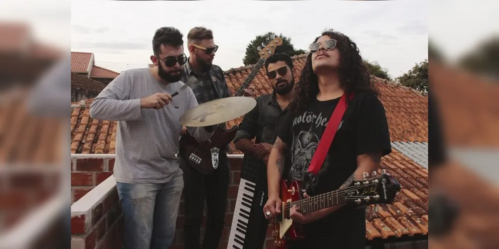 A transmissão será pelo Facebook da banda e do bar.  O início será às 20 horas.