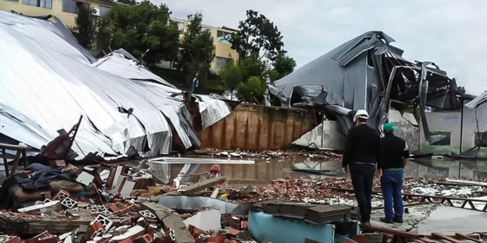 O objetivo é levar ajuda humanitária, mas também apoiar a reconstrução das cidades.