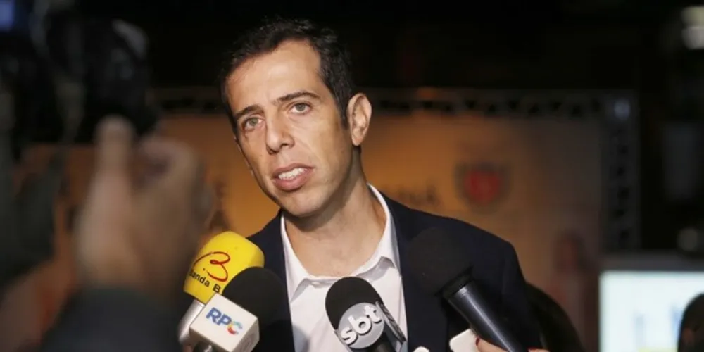 Imagem ilustrativa da imagem Renato Feder recusa convite de Bolsonaro para assumir o MEC