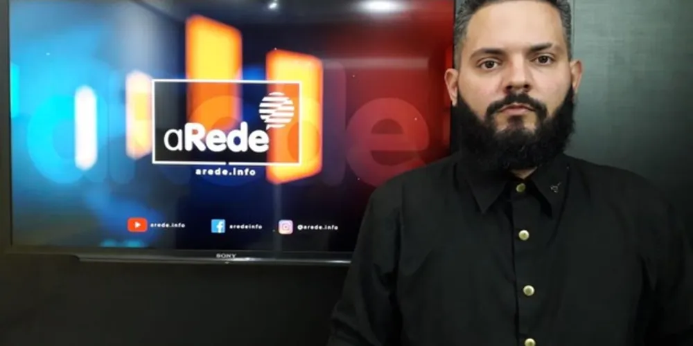 Imagem ilustrativa da imagem Jhonn Barber inova e cria equipamento para assepsia