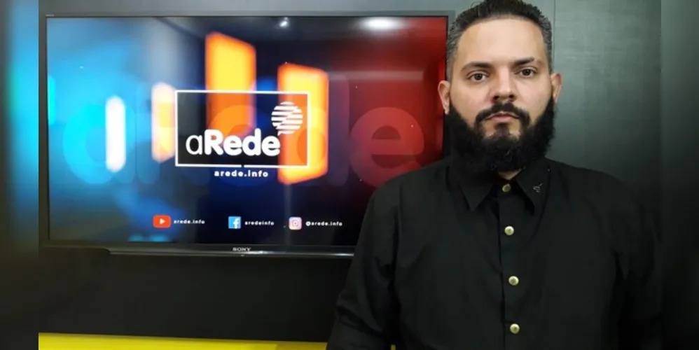 Imagem ilustrativa da imagem Jhonn Barber inova e cria equipamento para assepsia
