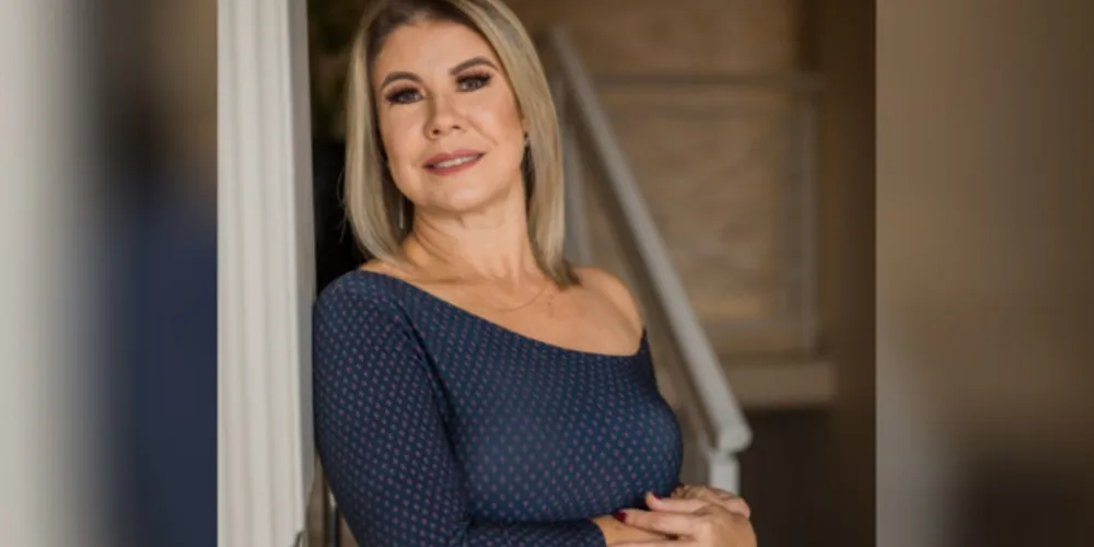 BDAY – A empresária Julia Streski será muito cumprimentada pela passagem de seu aniversário nesta terça-feira (7). Julia que atualmente responde pela AheadUp, uma empresa de desenvolvimento humano, empresarial e gestão pública através do coach integral sistêmico. Da coluna RC os votos de muito sucesso e energia