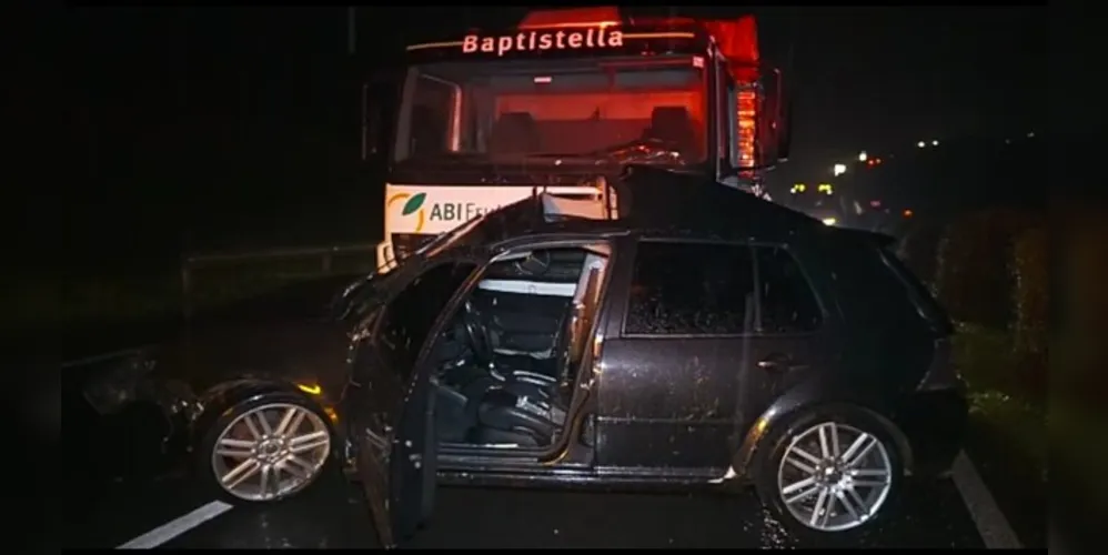 Imagem ilustrativa da imagem Batida entre carro e caminhão deixa ferido em PG