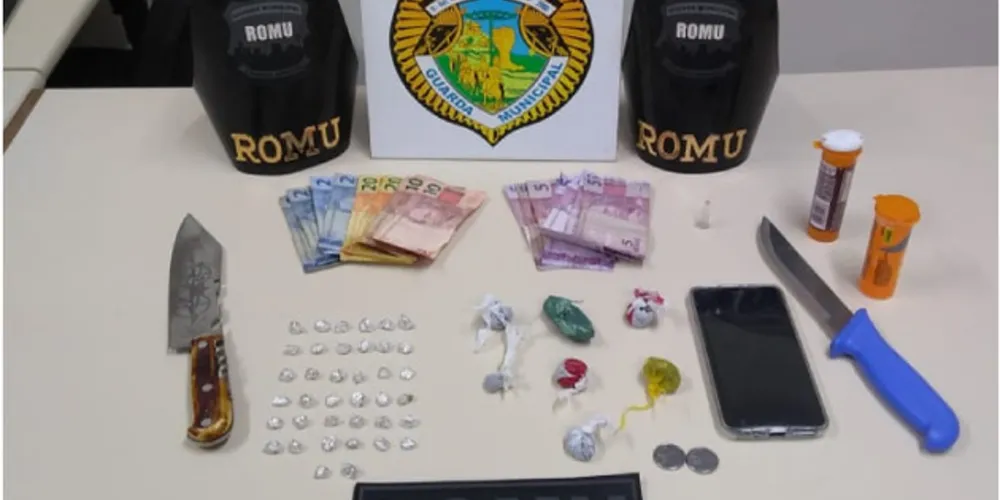 Imagem ilustrativa da imagem GM prende homem com armas e drogas no Centro de PG