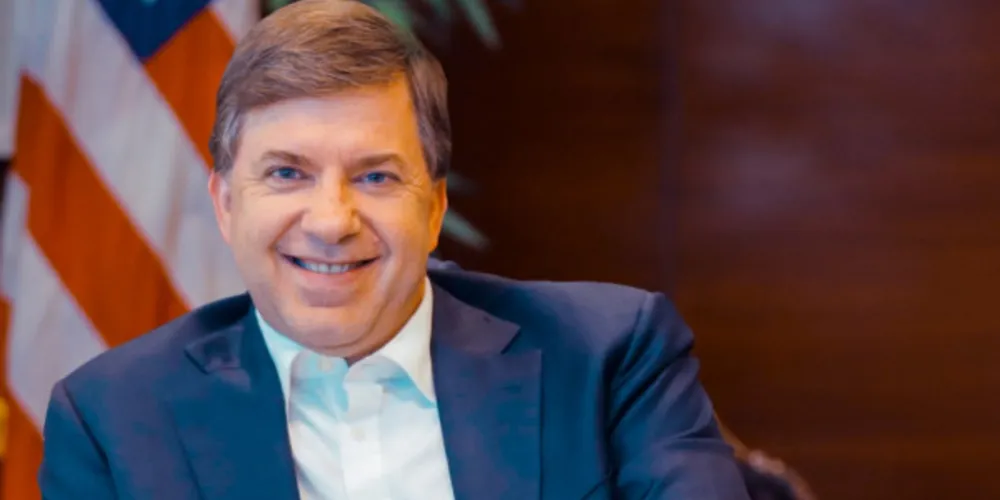 No último final de semana, Chapman encontrou-se com o presidente Jair Bolsonaro, que nesta segunda-feira teve febres e dores no corpo.