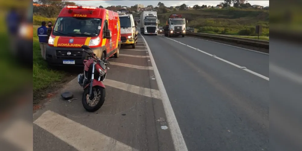 Imagem ilustrativa da imagem Motociclista fica em estado grave após queda em PG