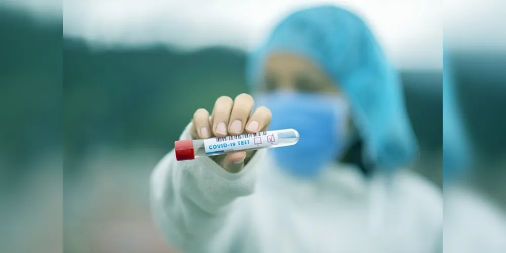 São 32 casos confirmados para Covid-19 em residentes de Palmeira, sendo 14 recuperados, 17 em isolamento domiciliar e um óbito confirmado.