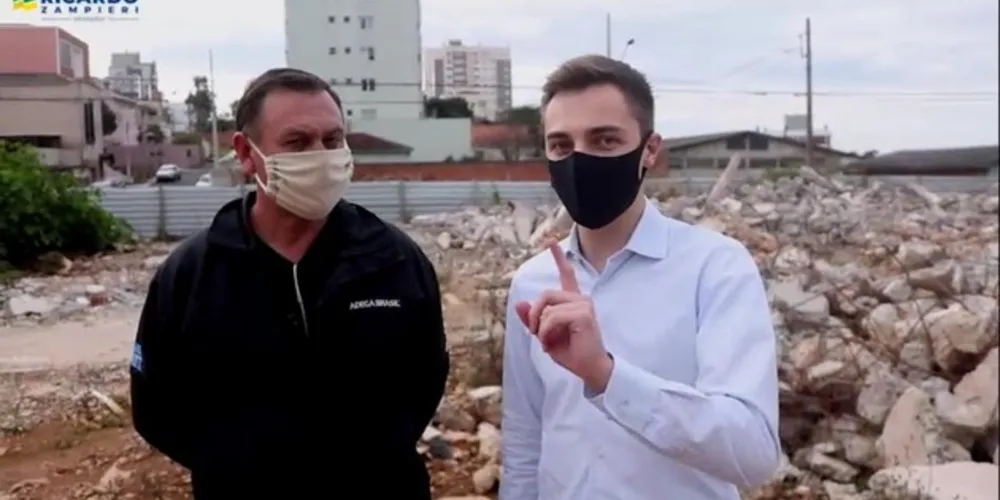  Zampieri (REPUBLICANOS) foi até o local do antigo Mercado Municipal nesta semana