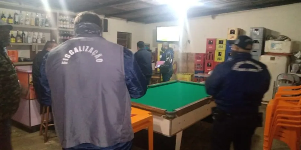 Imagem ilustrativa da imagem Fiscalização flagra três estabelecimentos abertos em PG