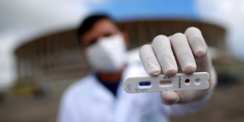 Imagem ilustrativa da imagem Sancionada lei que prioriza testes para profissionais essenciais