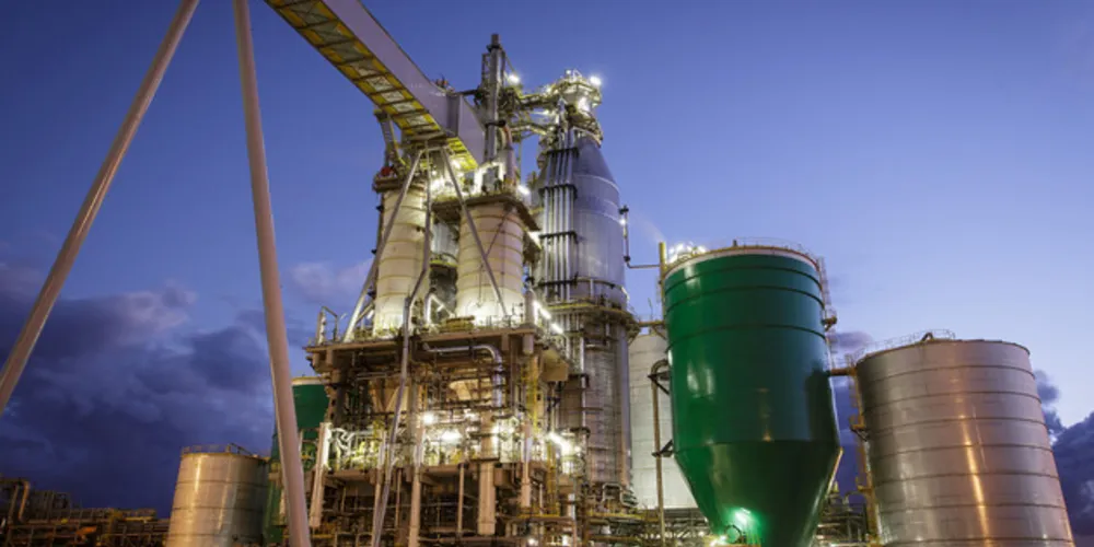 A celulose microfibrilada utilizada na fabricação do álcool em gel é produzida no recém-inaugurado Parque de Plantas Piloto da Companhia, localizado em Telêmaco Borba (PR). 