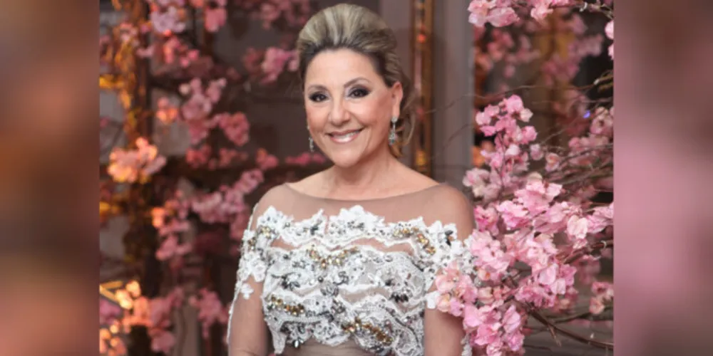 FELICITAÇÕES -  Indianara Prestes Mattar Milléo reserva o sábado (11) para receber as felicitações pela passagem de seu aniversário. Vale ressaltar que Indianara é uma das mulheres mais atuantes de nossa sociedade, ocupando inúmeros cargos e com seu dinamismo segue deixando sua marca por onde passa. Da coluna RC saúde e felicidades