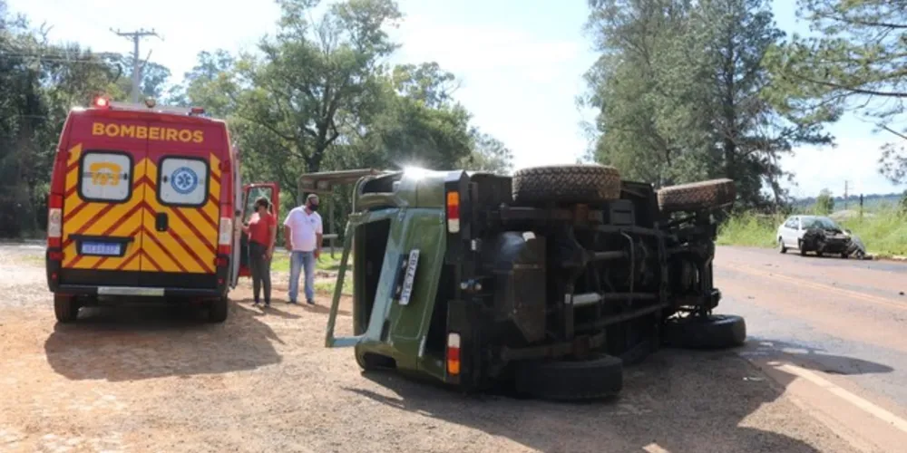 As vítimas foram atendidas pelo Siate e encaminhadas aos hospitais da cidade