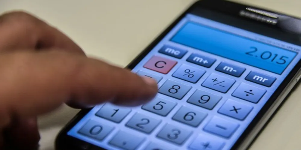 O decreto assinado por Bolsonaro também permite que o trabalhador com contrato intermitente receba o auxílio emergencial de R$ 600 pelo tempo adicional de um mês.