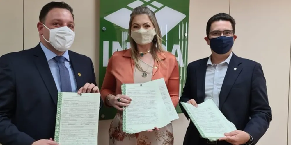 Geraldo anunciou para Sleutjes que o instituto irá entregar 106 títulos de propriedade para famílias cadastradas