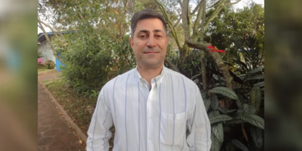 Prof. Dr. Ricardo Antonio Ayub é um dos debatedores das Ciências Agrárias.