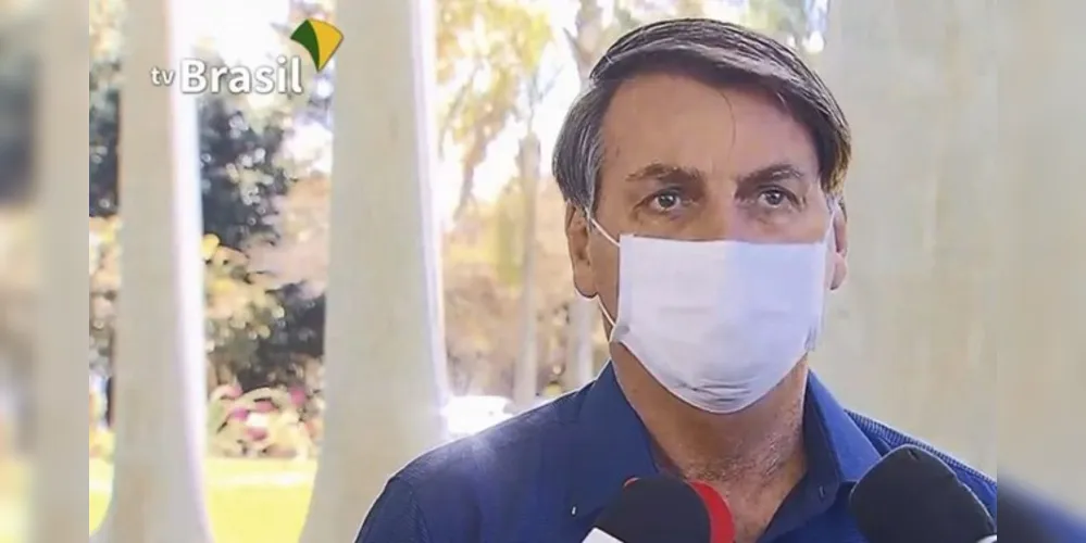 Imagem ilustrativa da imagem Novo exame de Bolsonaro dá positivo para covid-19