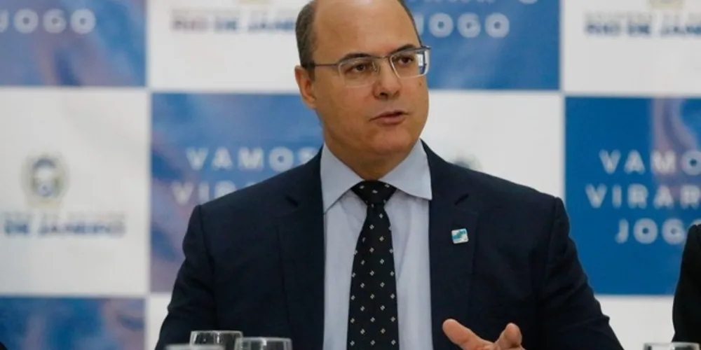 Witzel é suspeito de envolvimento em fraudes na contratação de equipamentos e insumos para o setor de saúde do estado. 