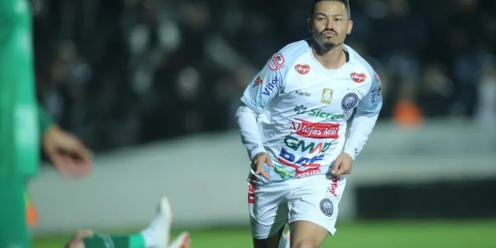 Meia do Fantasma pega gancho por teste positivo para Dexametasona