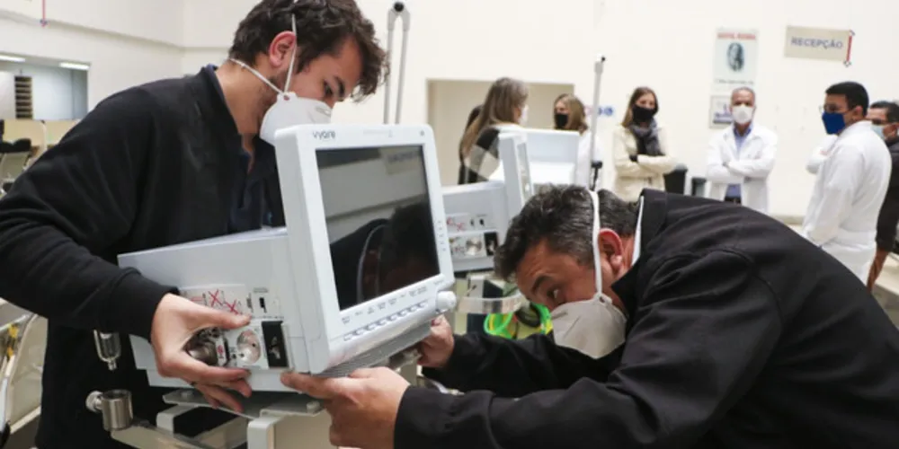 Hospital Universitário (HU-UEPG) recebeu, na manhã desta quinta-feira (16), os equipamentos para 10 novas UTIs