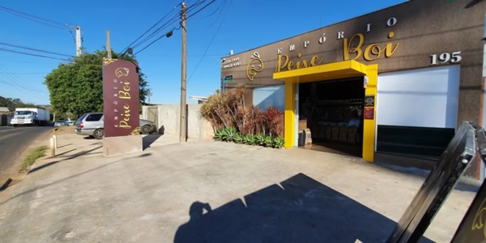 Entre os diferenciais do estabelecimento se destaca a opção de escolher um peixe direto do aquário e o atendimento qualificado