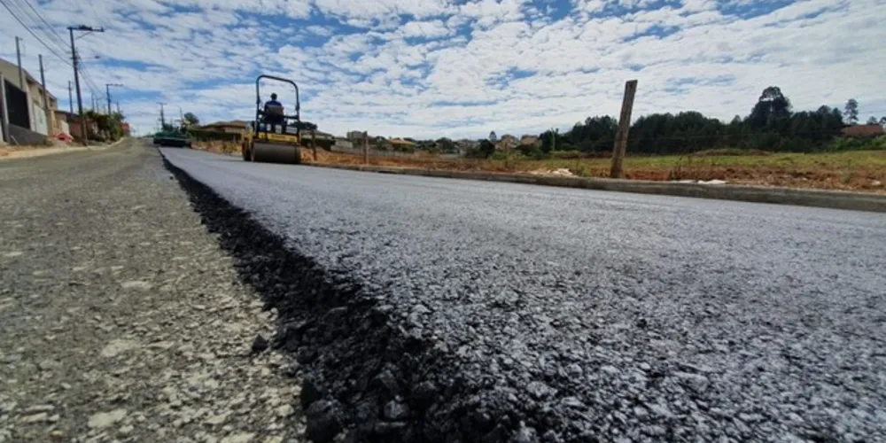O capeamento acontece em duas quadras, no trecho entre a Rua José Borato e a Rua José Bernardi, e com uma extensão de aproximadamente 300 metros. 