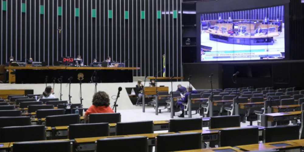 A distribuição é feita levando em consideração o desenvolvimento social e econômico das regiões .