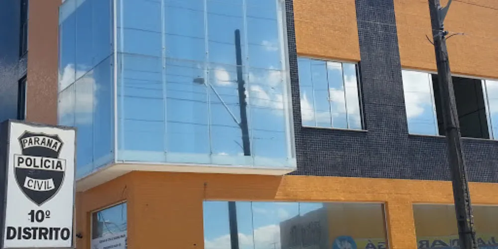O homem e sua esposa são acusados de manter algumas vítimas em cárcere privado