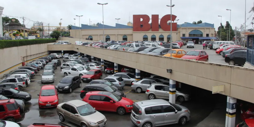 Hipermercado Big encerrou atividades em 2016 e, desde então, imóvel estava abandonado