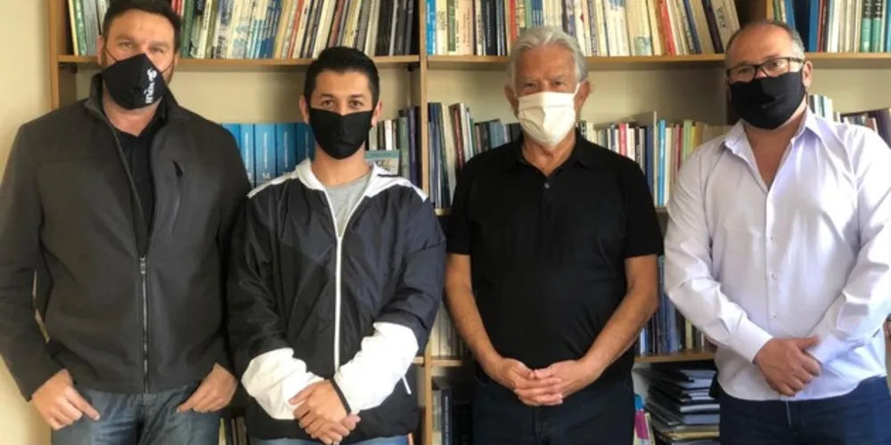 O principal motivo do encontro foi o pedido de apoio na busca de uma Delegacia de Proteção ao Meio Ambiente e de um Hospital Veterinário em Ponta Grossa.
