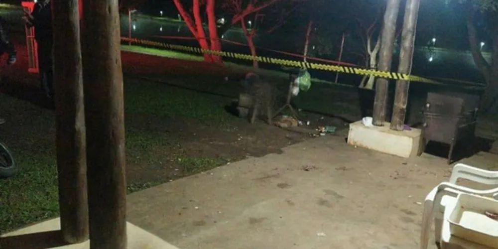 Vítima foi alvejada por um tiro calibre .38 dentro do carro da família