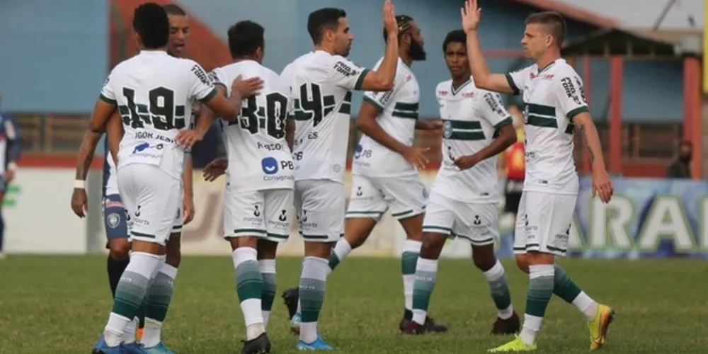 Coxa estava ganhando por 3 a 0, mas tomou dois gols e sofreu nos minutos finais