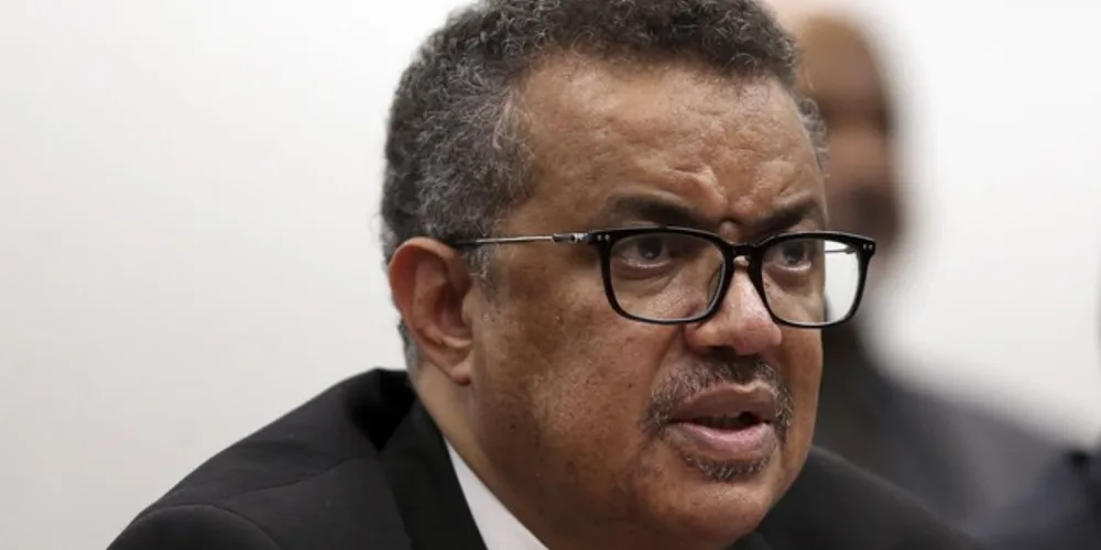 Somente com a adesão estrita às medidas de saúde, desde o uso de máscaras até evitar aglomerações, o mundo será capaz de vencer a pandemia, acrescentou Tedros em entrevista coletiva virtual em Genebra.