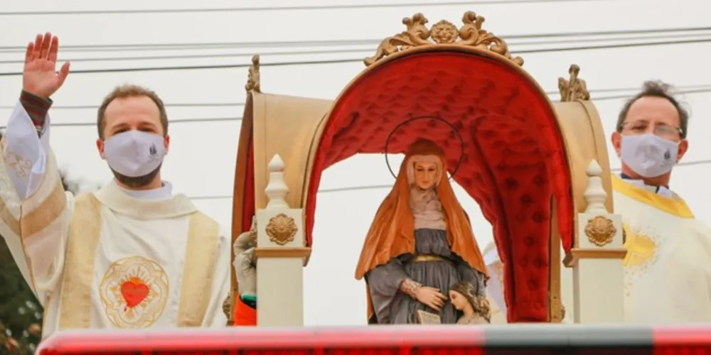 Em Ponta Grossa, a peregrinação percorreu o centro, a região da UEPG, avenida Ernesto Vilela, ruas Anita Garibaldi e Balduíno Taques.