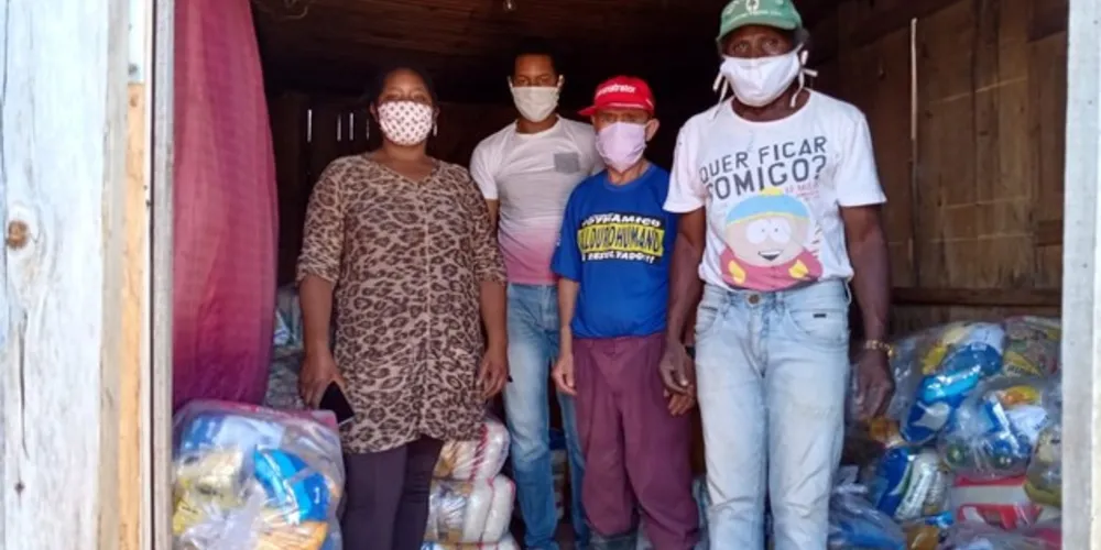 390 cestas básicas foram entregues à comunidade quilombola.