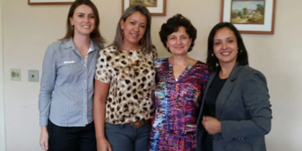 Representantes do IMM estiveram com a superintendente da SEED, Fabiana Campos, e Mariana Pisacco dA CEJUSC