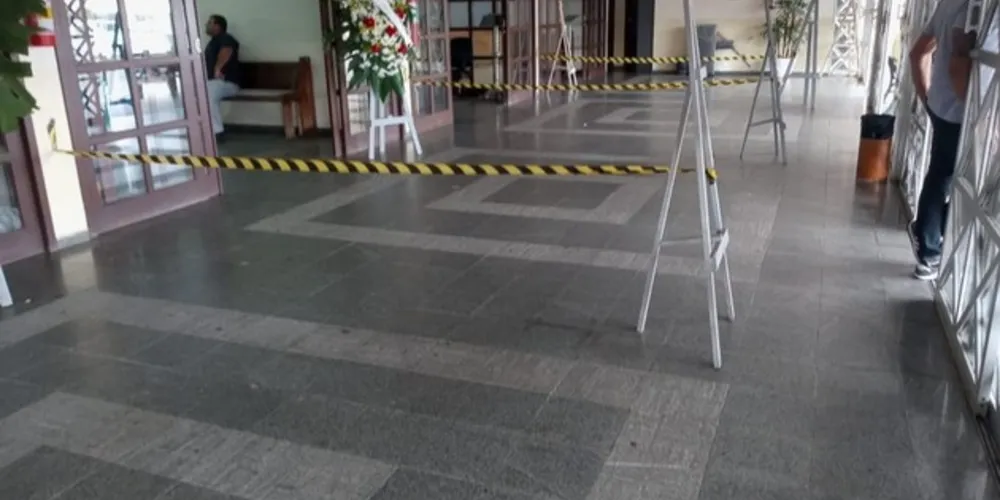 Velórios tem sido realizados com uma série de restrições