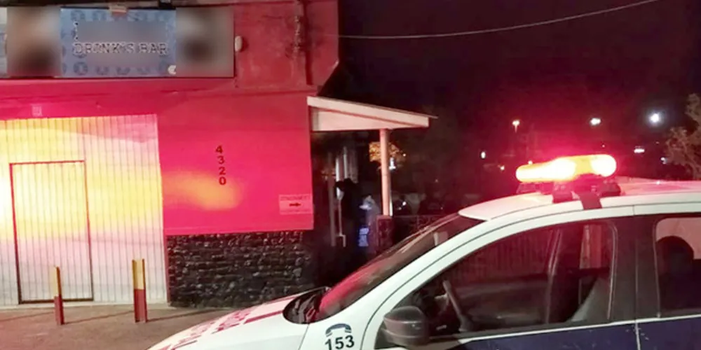 Estabelecimentos foram flagrados abertos após horário determinado pelo governo municipal
