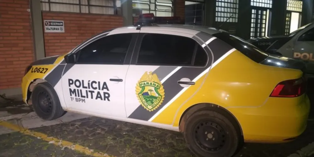 Suspeito ainda tentou fugir, mas foi contido pelos policiais militares na Souza Naves