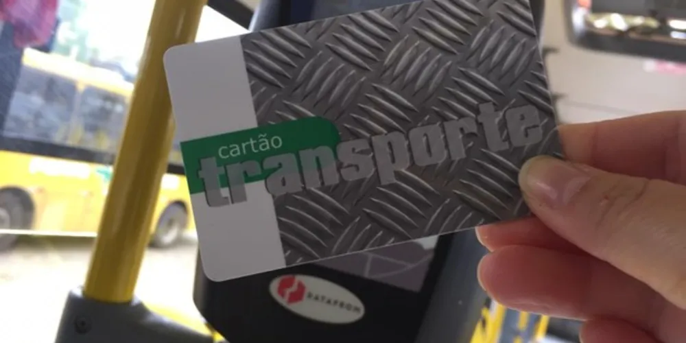 O serviço para confecção do cartão transporte está disponível em todos os terminais de ônibus. 