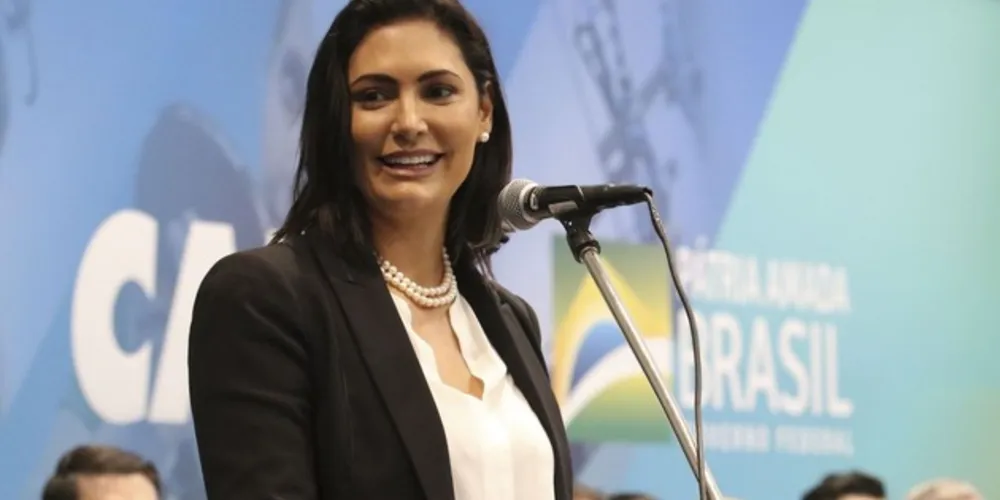 Primeira-dama Michelle Bolsonaro teve exame positivo para covid-19 nessa quinta-feira