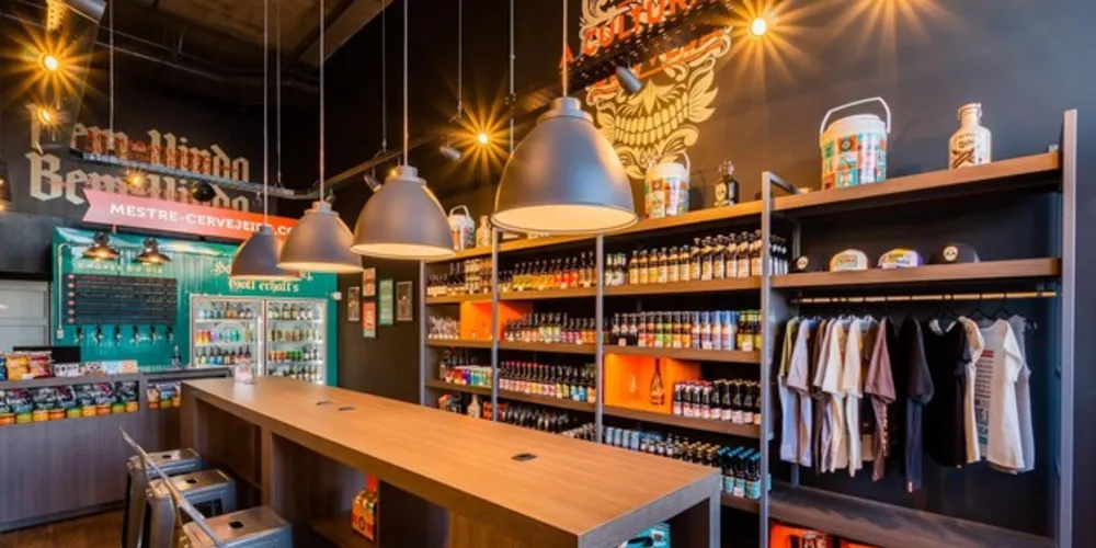 Loja conta com variedades de cervejas, chopes e presentes