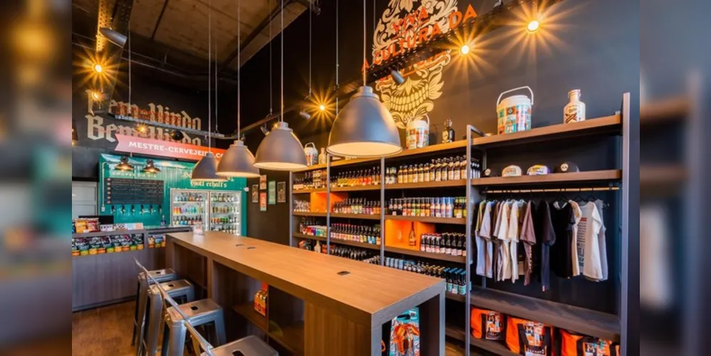 Loja conta com variedades de cervejas, chopes e presentes