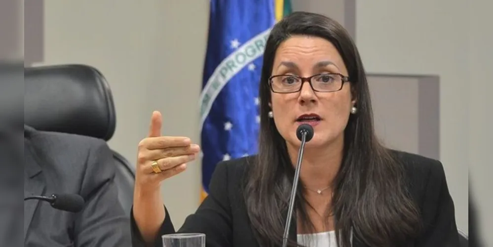 Prof. Me. Valeska Maria Zanello de Loyola é uma das conferencista da noite de hoje.