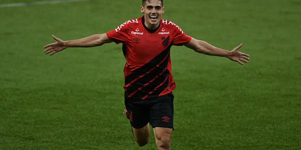 Gol no fim dá vantagem do empate para o Athletico no jogo da próxima quarta-feira