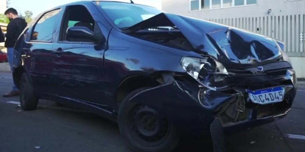 Imagem ilustrativa da imagem Batida envolve três veículos e deixa ferido em Uvaranas