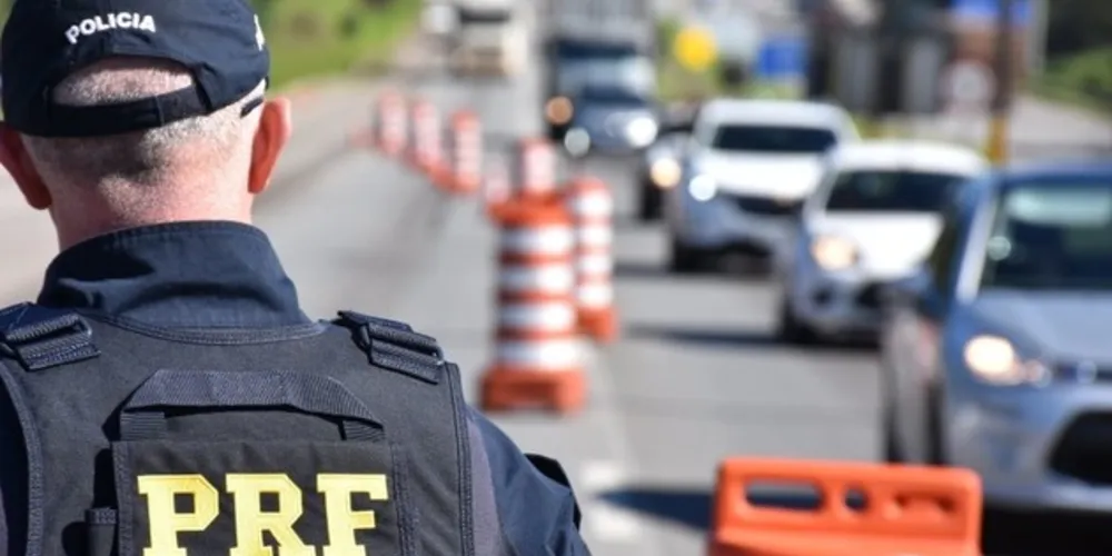 Imagem ilustrativa da imagem PRF dá dicas para dirigir com restrição de visibilidade